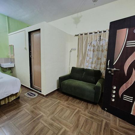 Humming Bird Beach Resorts Alībāg Esterno foto